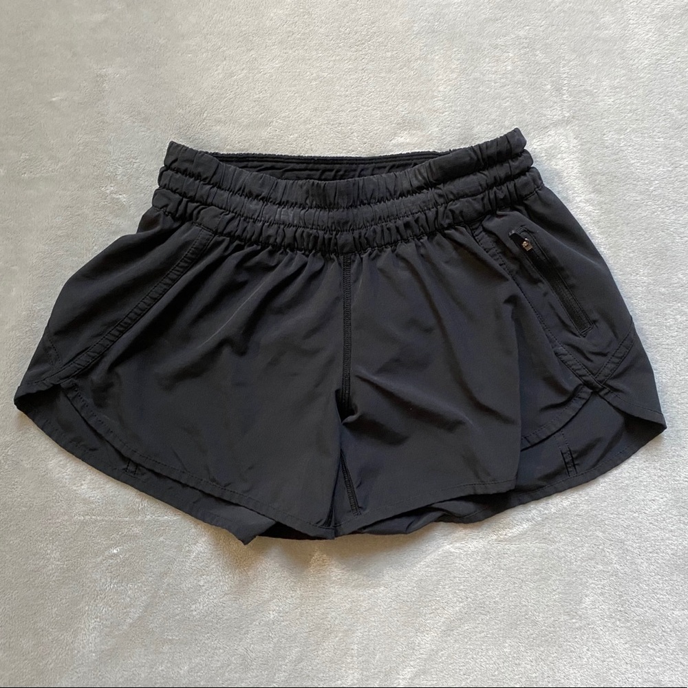 SOLD lululemon Tracker V Short